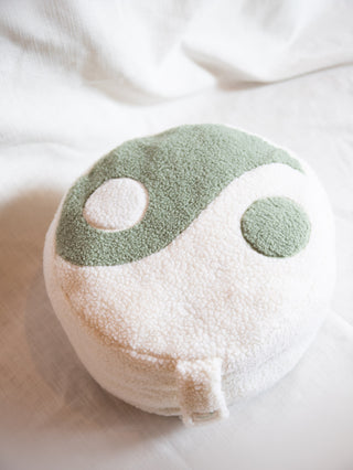 Handmade yin yang poof (mintgreen)